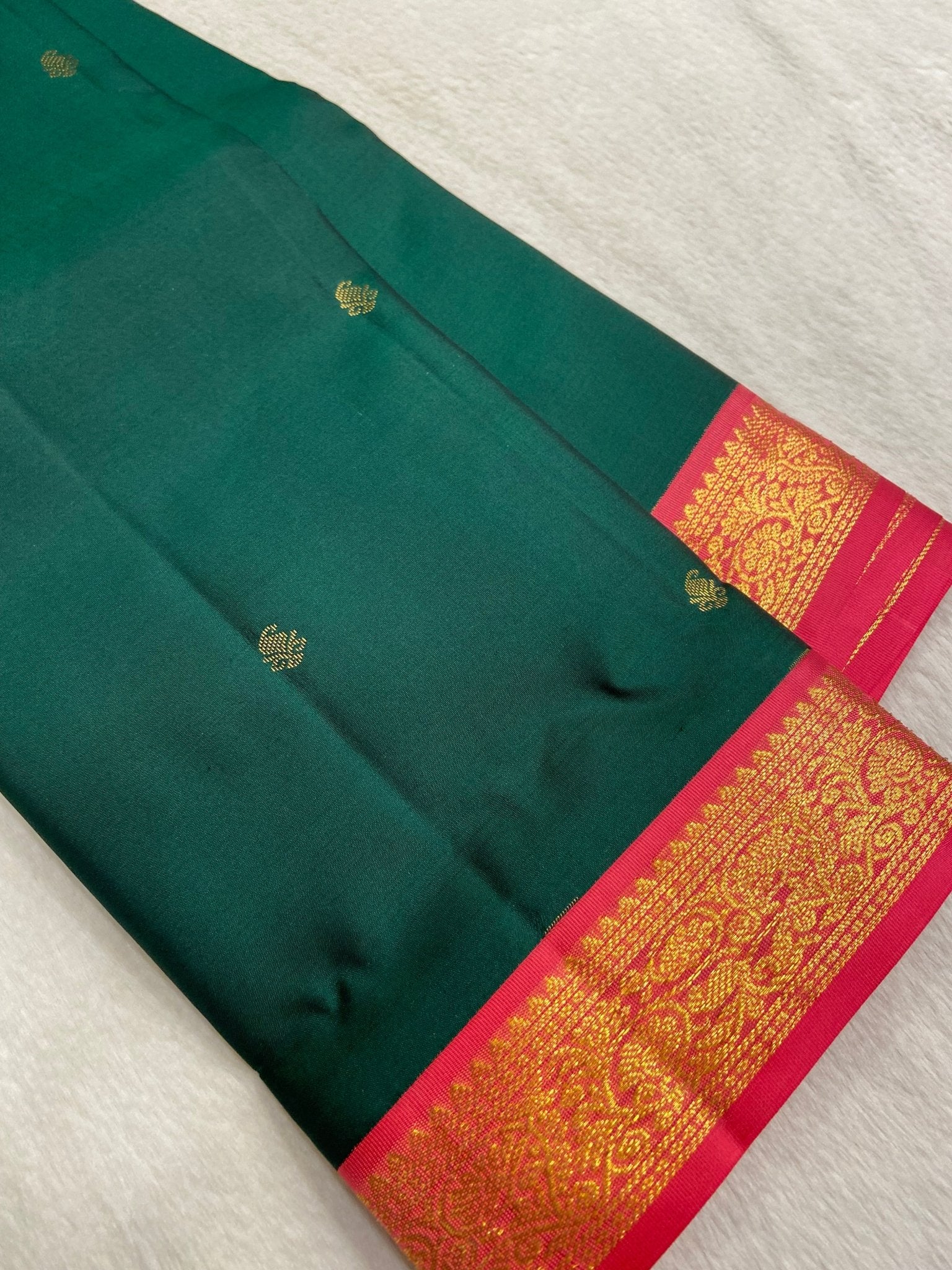 Pure zari handloom Kanjeevaram silk mark certified saree - Kanjeevaram Silk Mandir