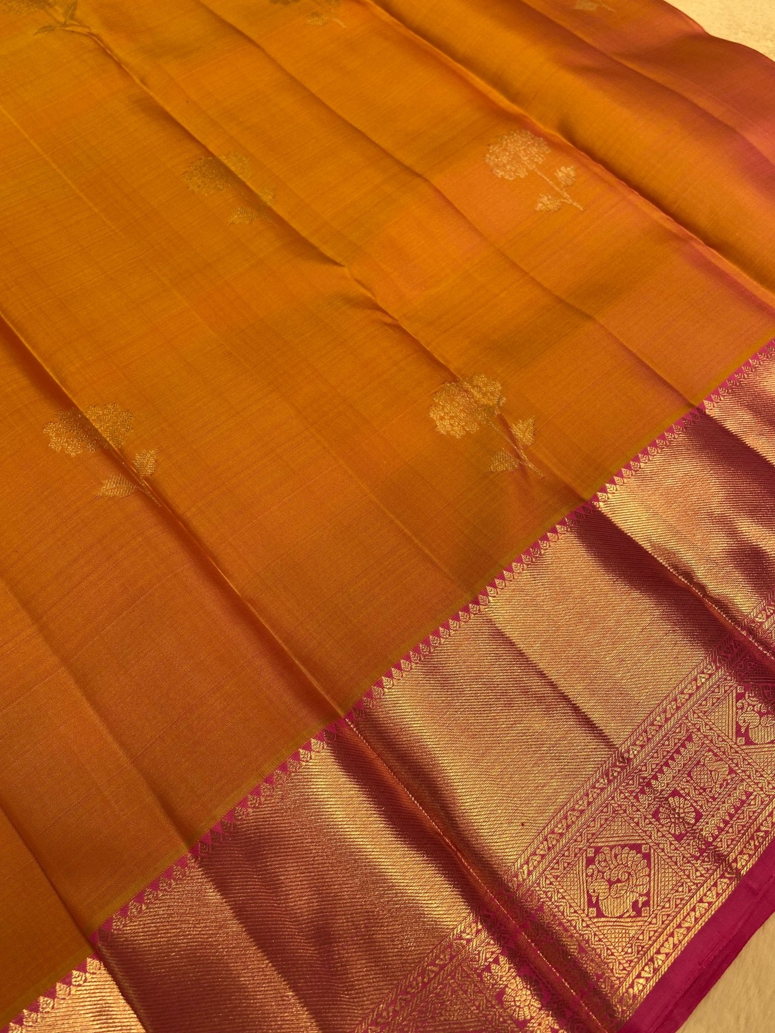 Pure zari handloom Kanjeevaram silk mark certified saree - Kanjeevaram Silk Mandir
