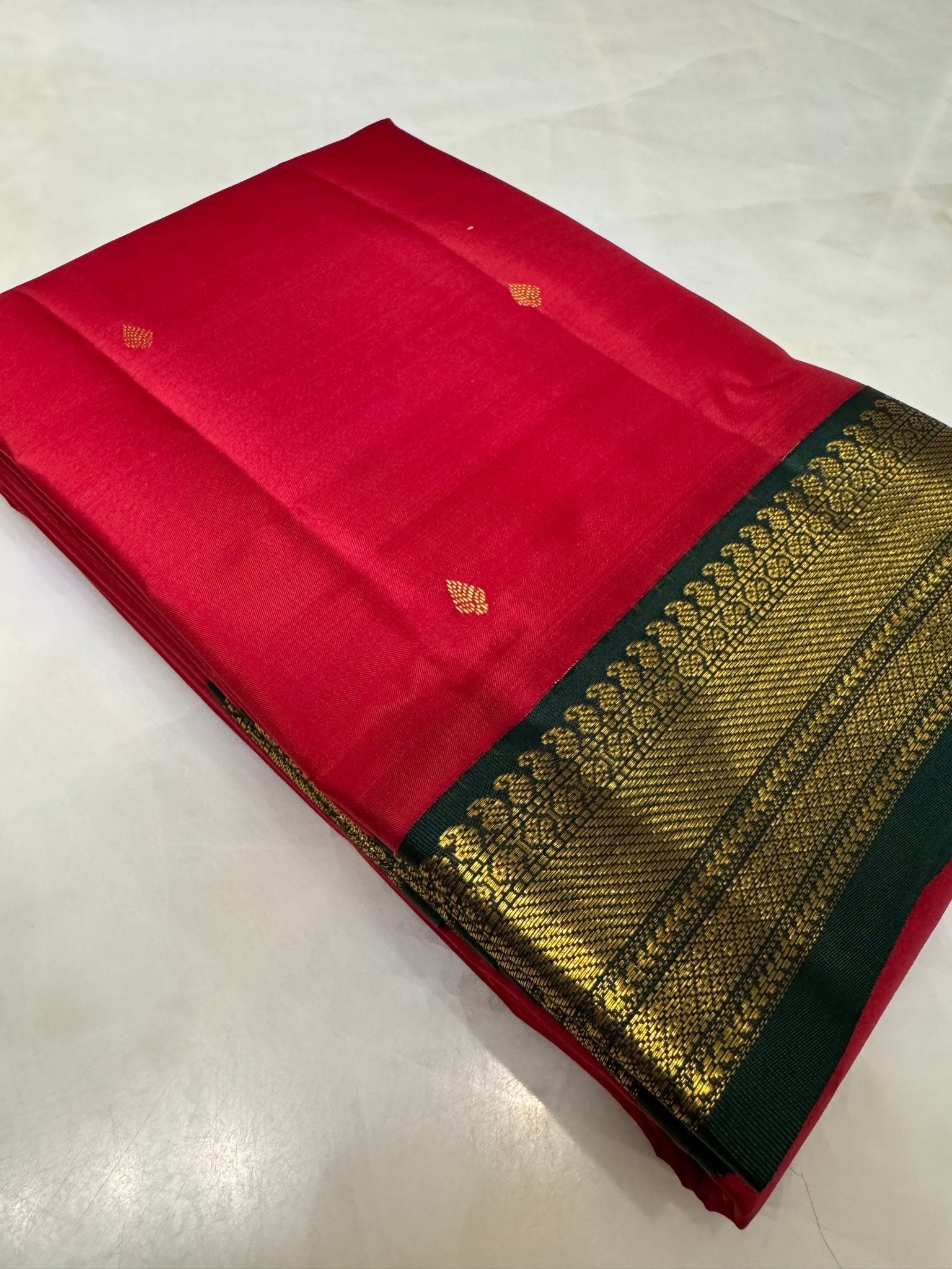 Pure zari handloom Kanjeevaram silk mark certified saree - Kanjeevaram Silk Mandir
