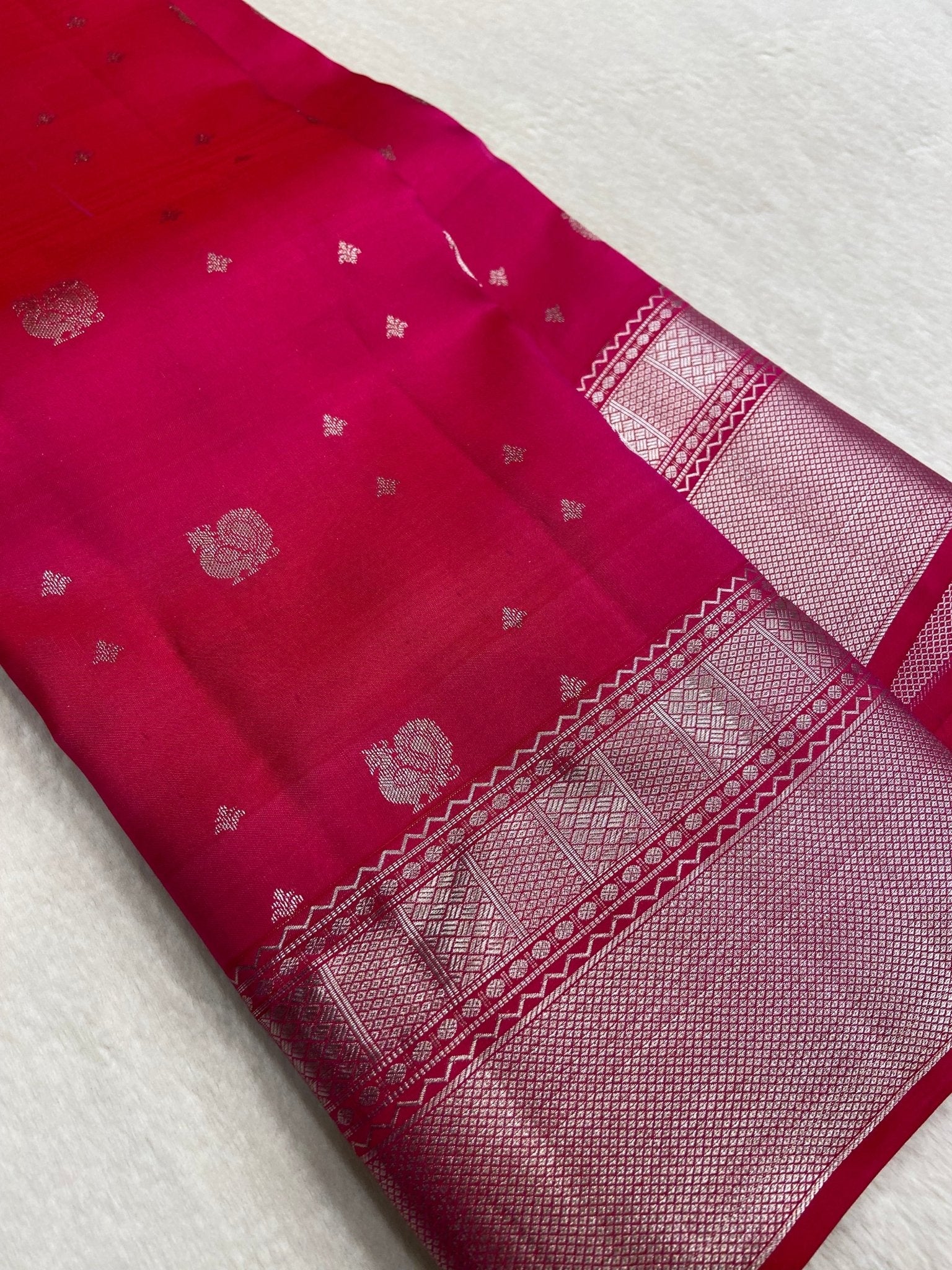 Pure Zari handloom Kanjeevaram silk mark certified saree - Kanjeevaram Silk Mandir