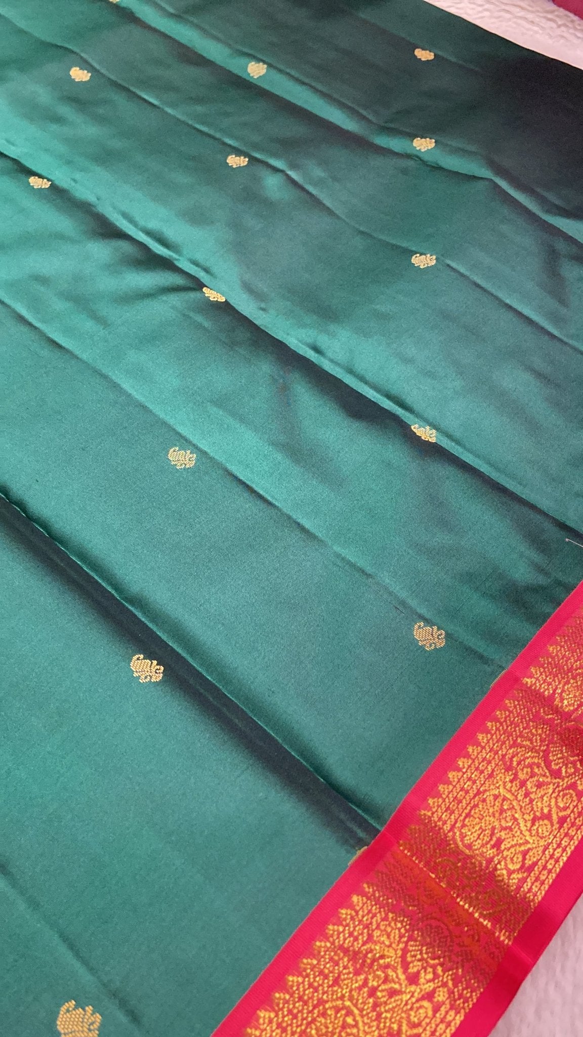Pure zari handloom Kanjeevaram silk mark certified saree - Kanjeevaram Silk Mandir