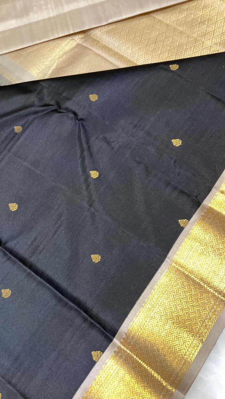 Pure Zari handloom Kanjeevaram silk mark certified saree - Kanjeevaram Silk Mandir