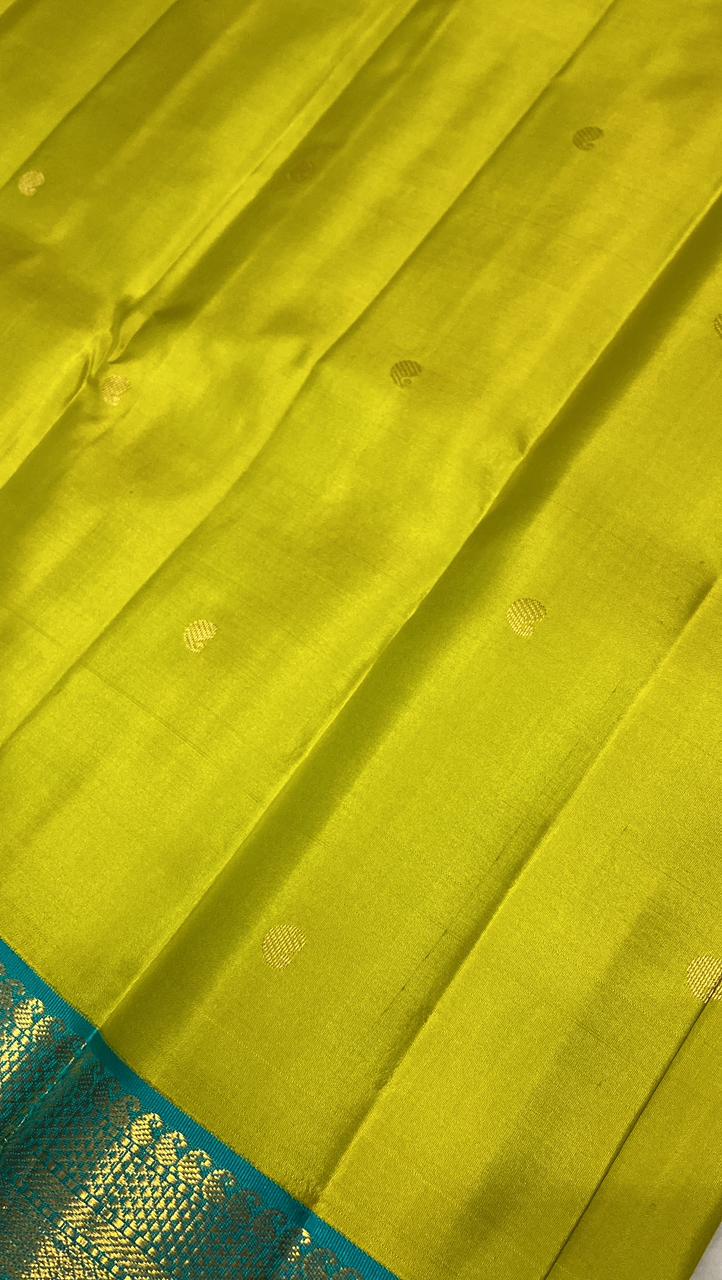 Pure Zari handloom Kanjeevaram silk mark certified saree - Kanjeevaram Silk Mandir