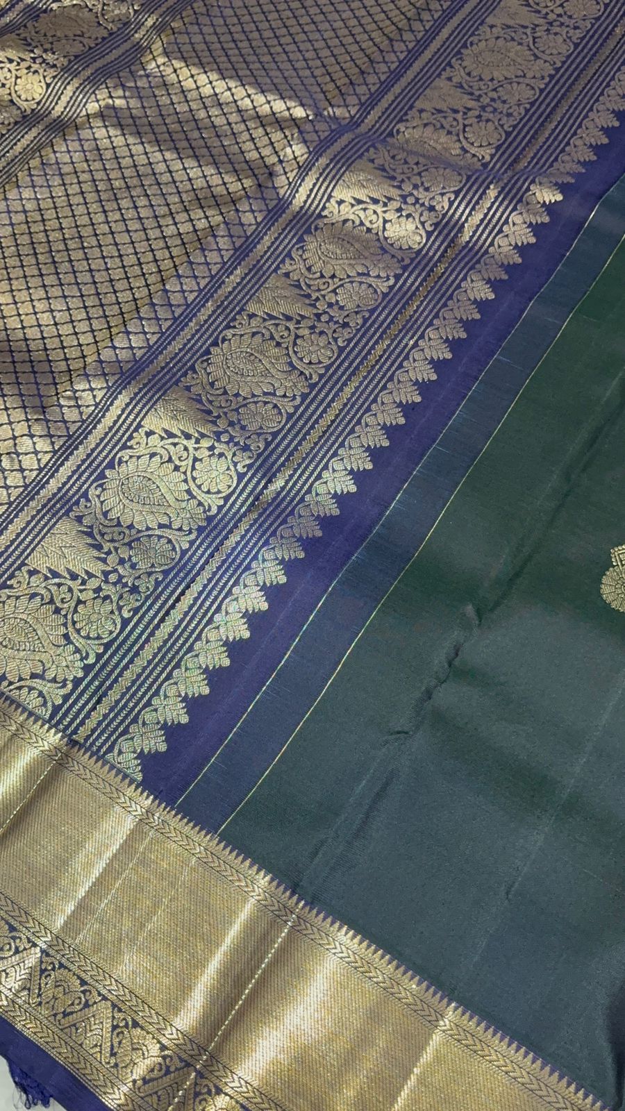 Pure Zari handloom Kanjeevaram silk mark certified saree (dark bottle green) - Kanjeevaram Silk Mandir