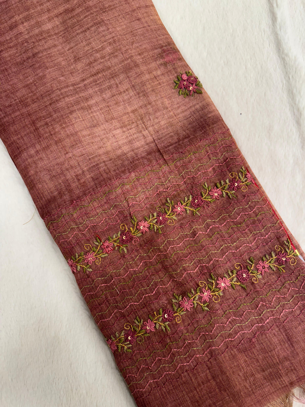 Premium soft organza saree with Katha work 🤎