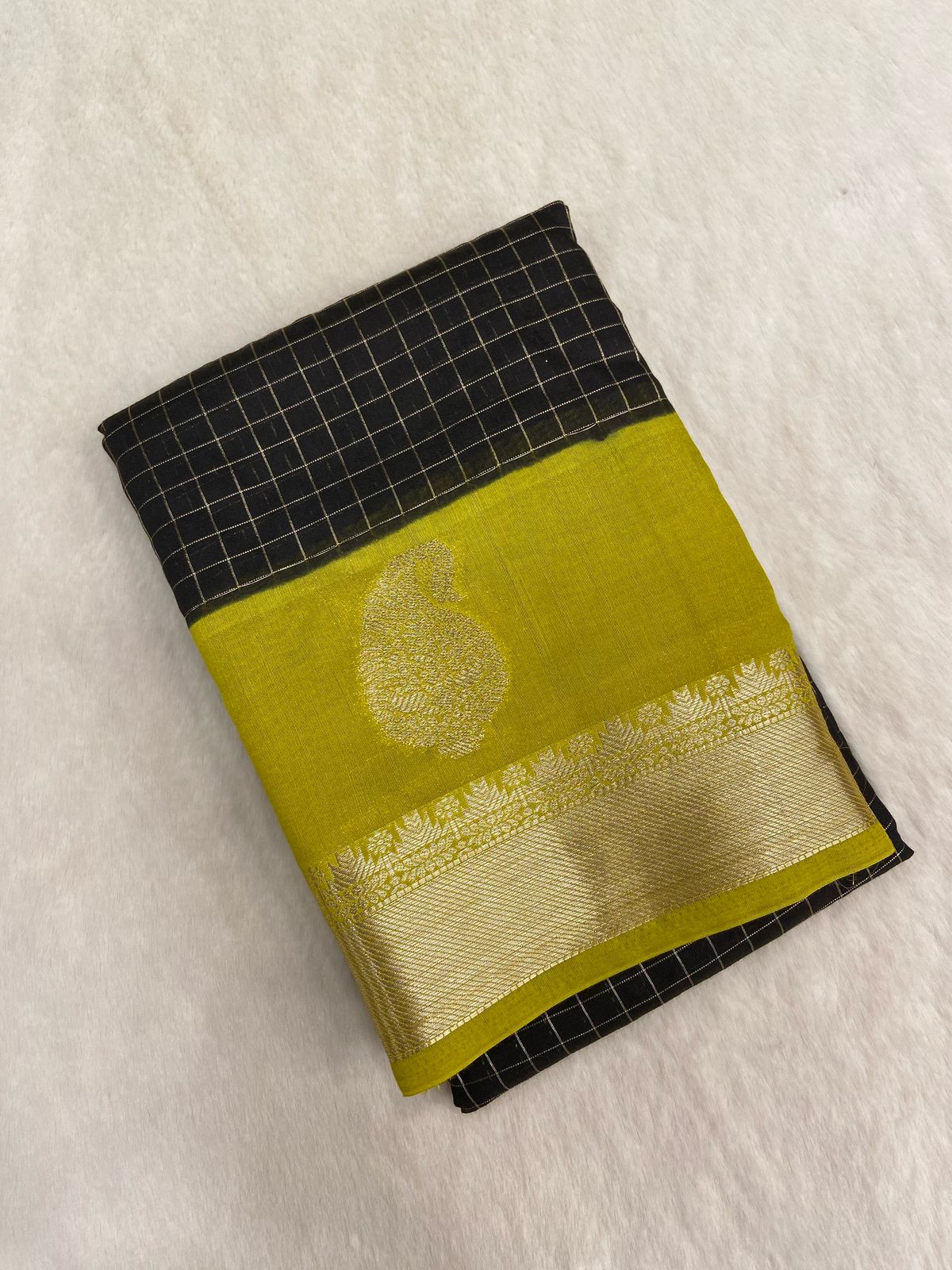 Semi Moongha Crepe Silk Saree 🖤