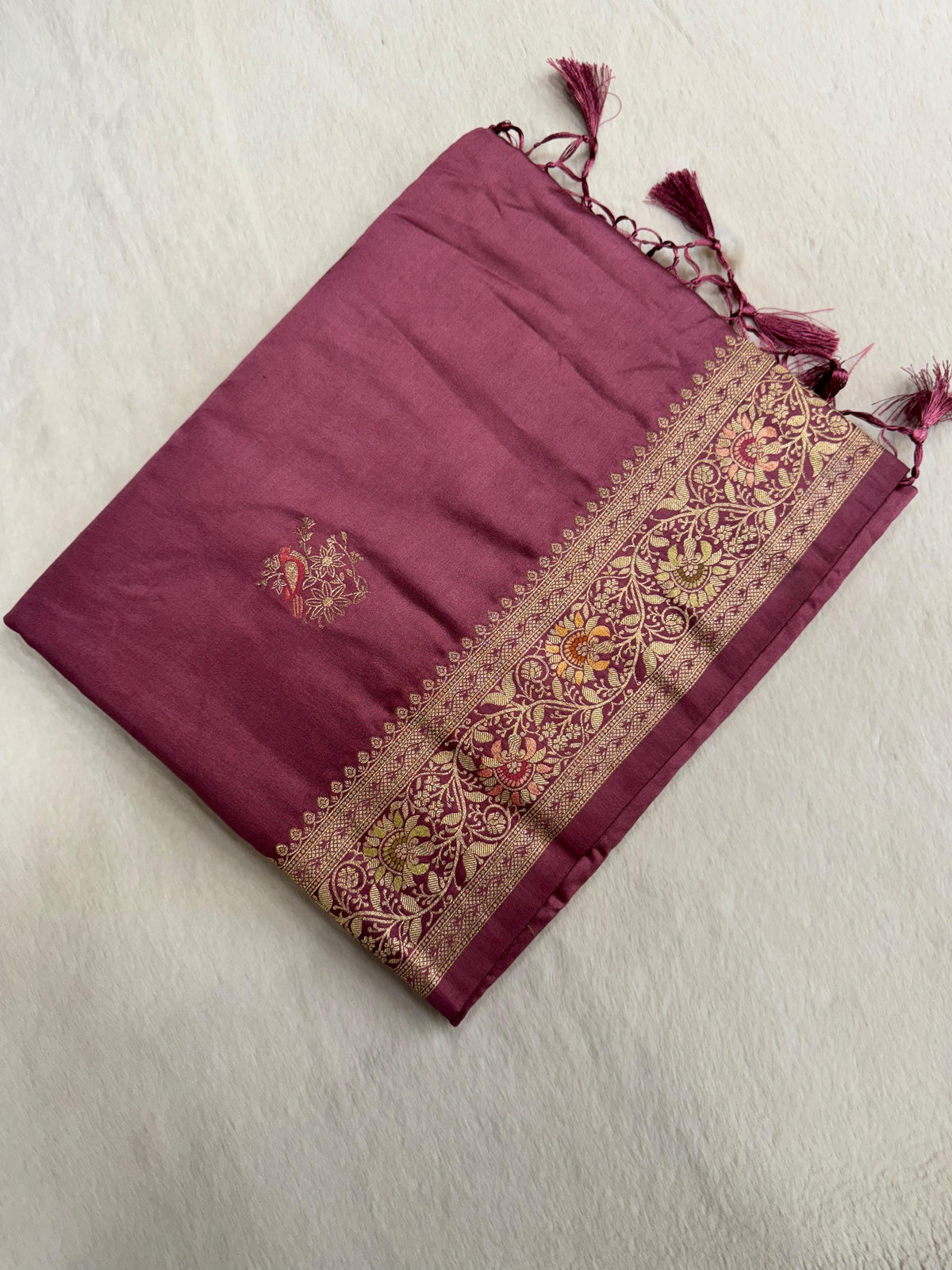Premium crepe Satin silk saree( onion pink)