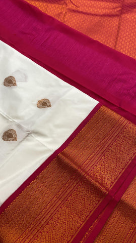 Mini kanchi Silk Saree (white*rani pink 💓)