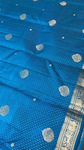 Pure Zari handloom Kanjeevaram silk mark certified saree