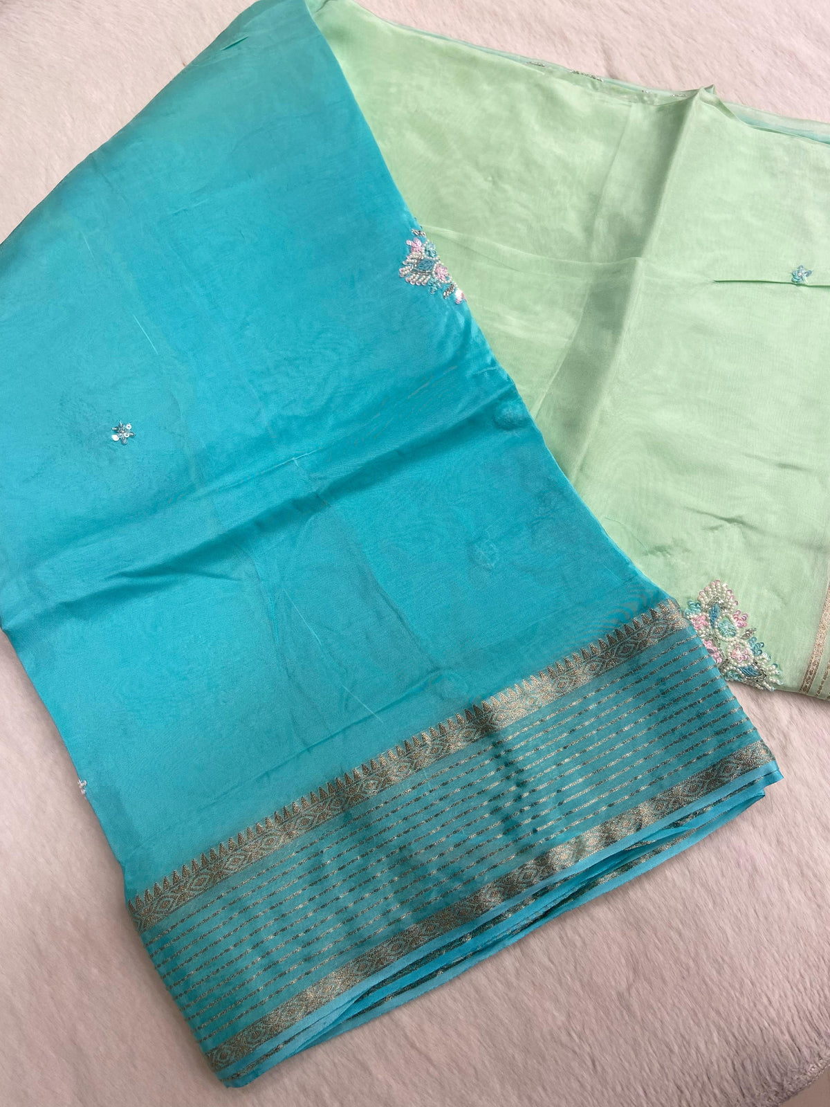 Premium dual tone organza saree