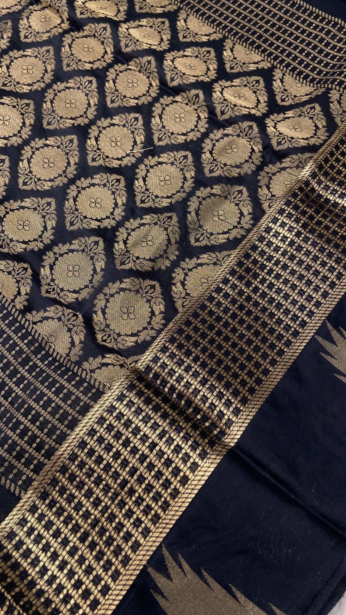 Semi Mysore Silk Saree🖤✨ - Kanjeevaram Silk Mandir